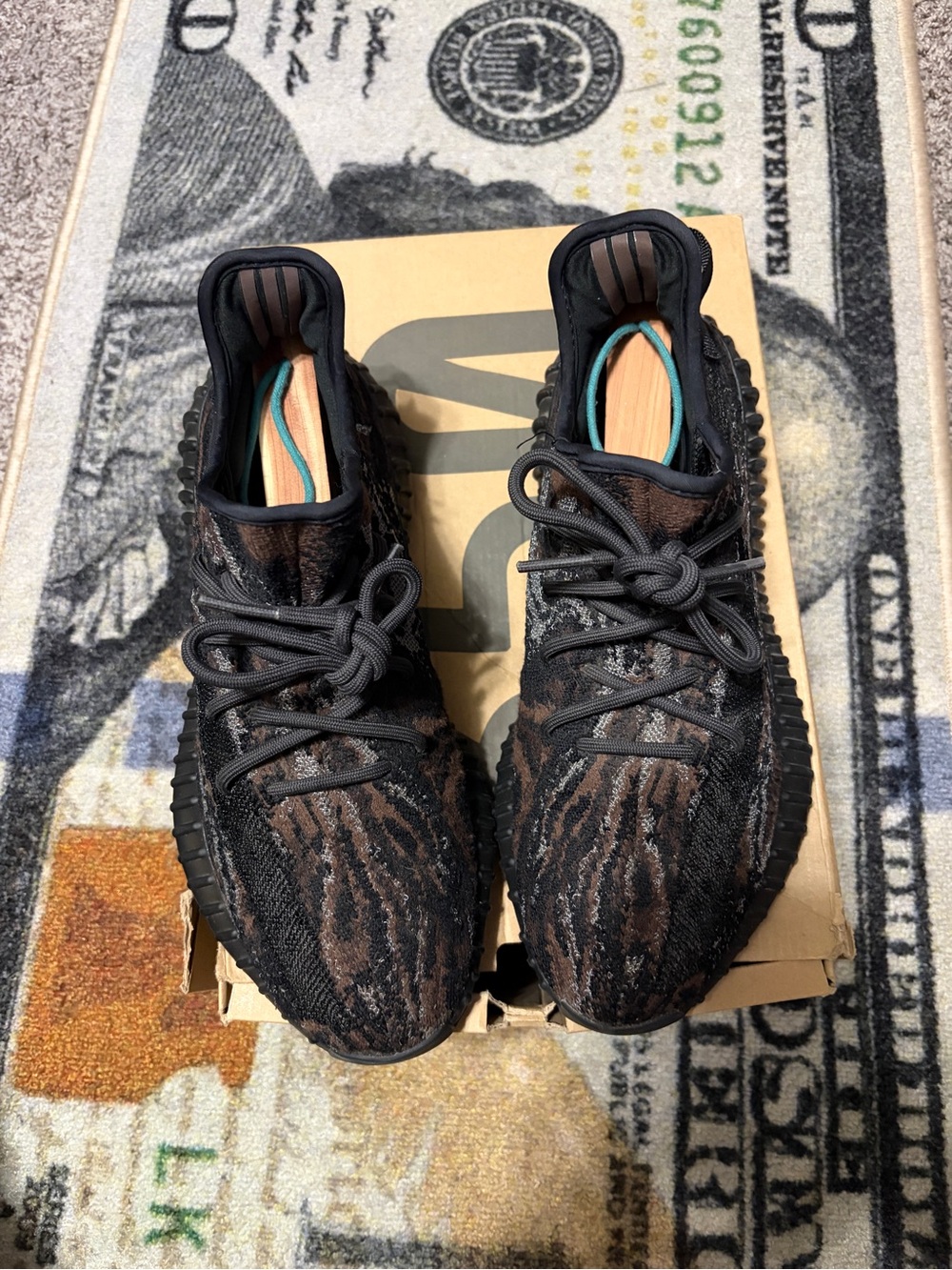 Yeezy 350 v2 MX Rock